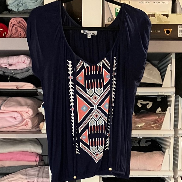 Bluecrush Navy Blue T-Shirt With Indigenous Type Design - Picture 2 of 6